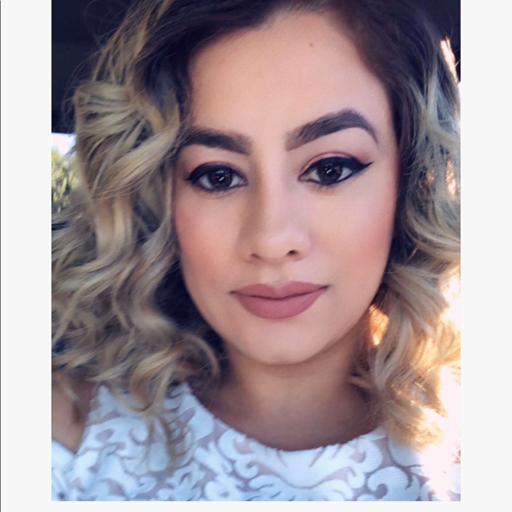 Meet your Posher, Edith